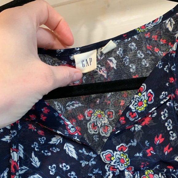 Gap | Sheer Floral Top - Picture 4 of 7
